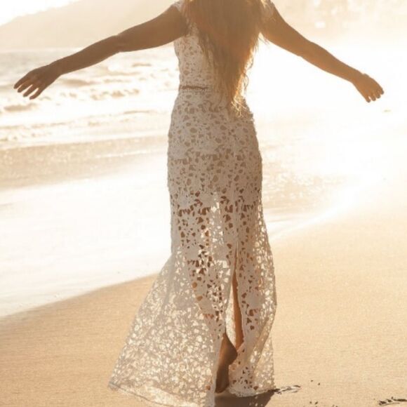 Lace Skirt & Crop Top Set - Picture 5 of 12